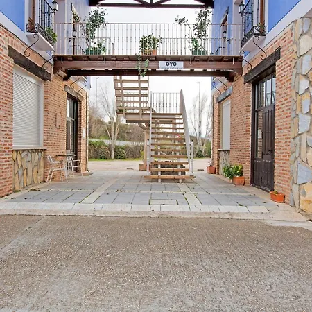 Oyo Jaramiel Hotel 3*